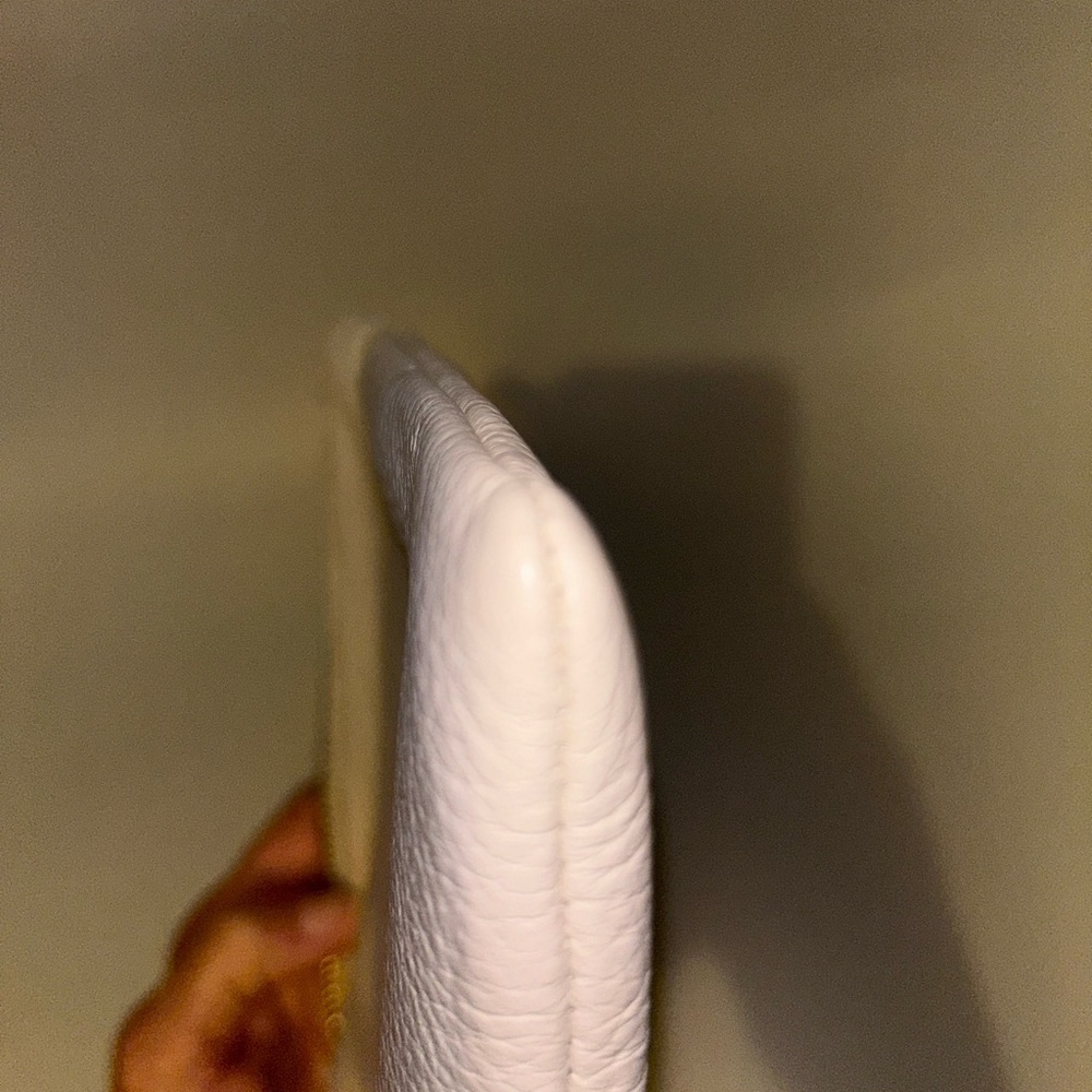 NWOT G.I.L.I white leather clutch - Picture 4 of 11